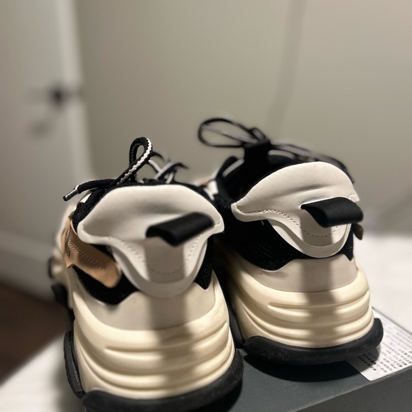Steve Madden Black and White Sneakers - Picture 6 of 7